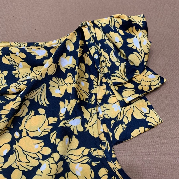 Black and Yellow Floral Banana Republic Top - Picture 3 of 7